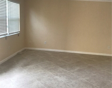 850 105th Avenue N - Photo Thumbnail 3