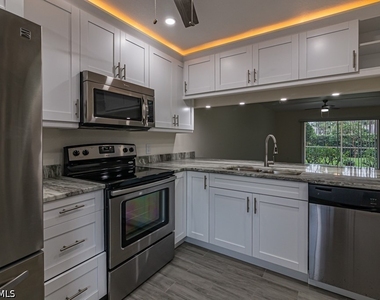 2562 Kings Lake Boulevard - Photo Thumbnail 5