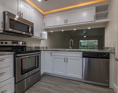 2562 Kings Lake Boulevard - Photo Thumbnail 8