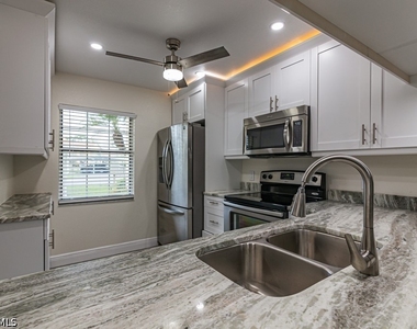 2562 Kings Lake Boulevard - Photo Thumbnail 4