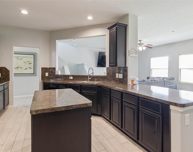 5218 Misty Lane - Photo Thumbnail 10