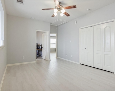 5218 Misty Lane - Photo Thumbnail 13