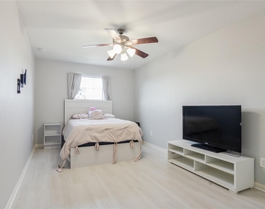 5218 Misty Lane - Photo Thumbnail 22