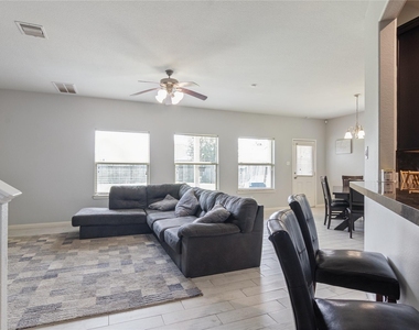 5218 Misty Lane - Photo Thumbnail 2
