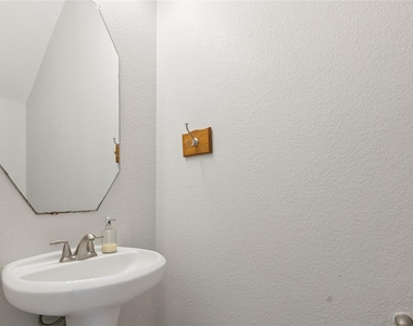 5218 Misty Lane - Photo Thumbnail 12
