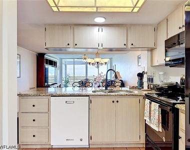 15171 Cedarwood Lane - Photo Thumbnail 10