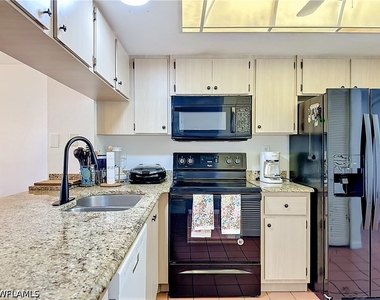 15171 Cedarwood Lane - Photo Thumbnail 4