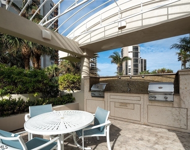 4255 Gulf Shore Boulevard N - Photo Thumbnail 8