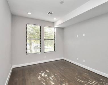 308 Palmer Street - Photo Thumbnail 15