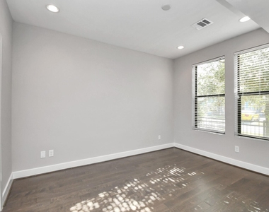 308 Palmer Street - Photo Thumbnail 14
