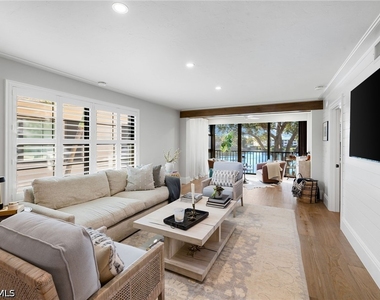 3135 Riviera Drive - Photo Thumbnail 13