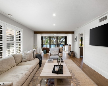 3135 Riviera Drive - Photo Thumbnail 17