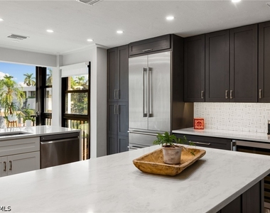 3135 Riviera Drive - Photo Thumbnail 14