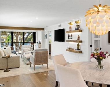 3135 Riviera Drive - Photo Thumbnail 11