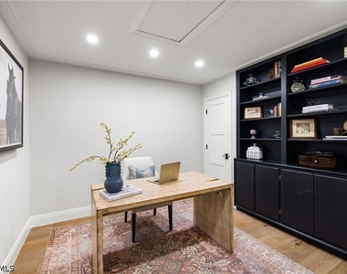 3135 Riviera Drive - Photo Thumbnail 26