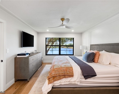 3135 Riviera Drive - Photo Thumbnail 24