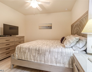 9521 Avellino Way - Photo Thumbnail 36