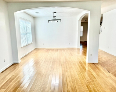 7110 Favian Court - Photo Thumbnail 3