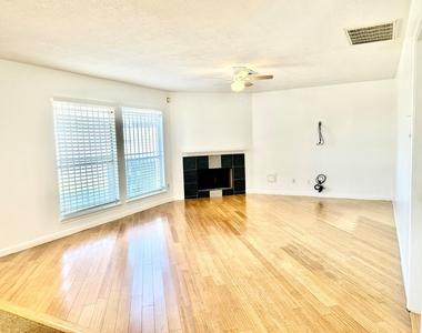 7110 Favian Court - Photo Thumbnail 6