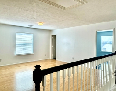 7110 Favian Court - Photo Thumbnail 11