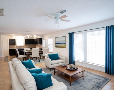 7110 Favian Court - Photo Thumbnail 8