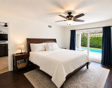 1089 Nottingham Drive - Photo Thumbnail 12