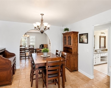1089 Nottingham Drive - Photo Thumbnail 10