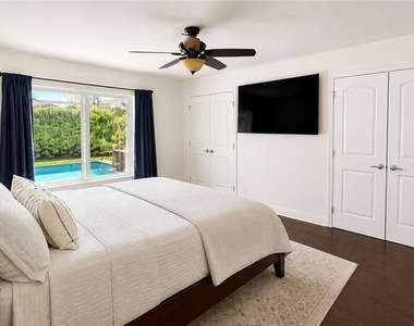 1089 Nottingham Drive - Photo Thumbnail 11