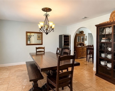 1089 Nottingham Drive - Photo Thumbnail 3