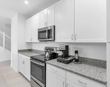 7624 Morgan Way - Photo Thumbnail 9