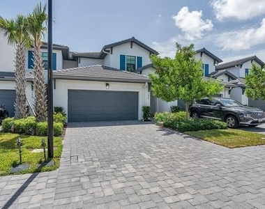 7624 Morgan Way - Photo Thumbnail 2