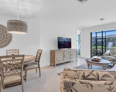 7624 Morgan Way - Photo Thumbnail 5