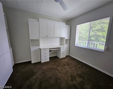 3001 Sandpiper Bay Circle - Photo Thumbnail 14