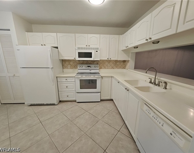 3001 Sandpiper Bay Circle - Photo Thumbnail 23