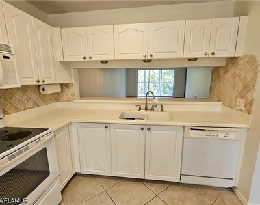 3001 Sandpiper Bay Circle - Photo Thumbnail 4
