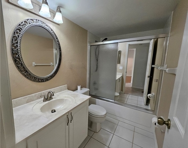 3001 Sandpiper Bay Circle - Photo Thumbnail 16