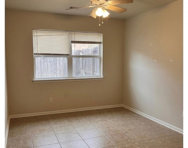 12413 Wellington Park Drive - Photo Thumbnail 7