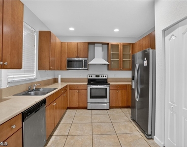 7013 Romana Way - Photo Thumbnail 4