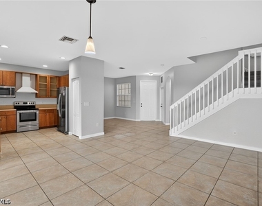 7013 Romana Way - Photo Thumbnail 5