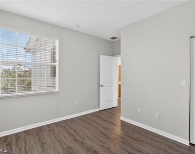 7013 Romana Way - Photo Thumbnail 12