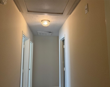 4818 Comal River Loop - Photo Thumbnail 32