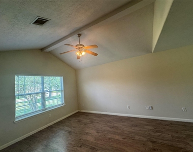 4818 Comal River Loop - Photo Thumbnail 12