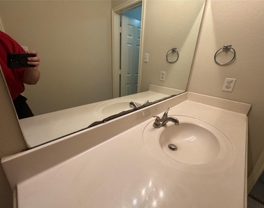 4818 Comal River Loop - Photo Thumbnail 30