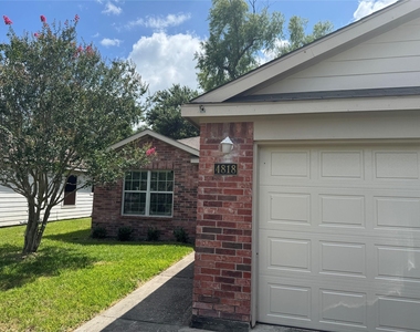 4818 Comal River Loop - Photo Thumbnail 1