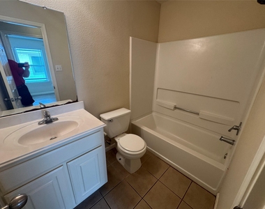 4818 Comal River Loop - Photo Thumbnail 33