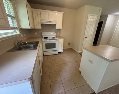 4818 Comal River Loop - Photo Thumbnail 17
