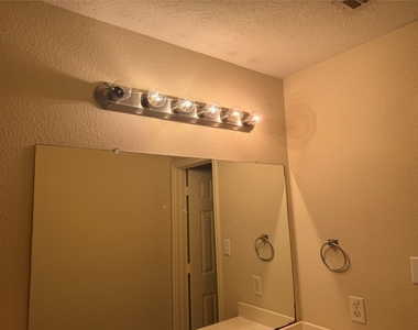 4818 Comal River Loop - Photo Thumbnail 28