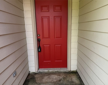 4818 Comal River Loop - Photo Thumbnail 6