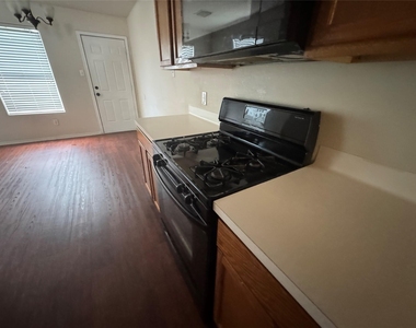 16942 Reston Glen Lane - Photo Thumbnail 13
