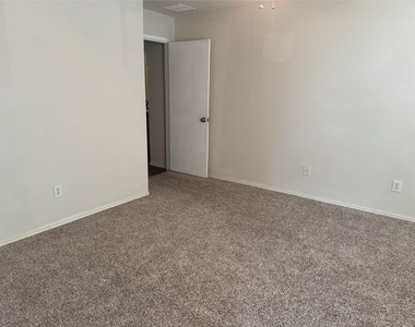 16942 Reston Glen Lane - Photo Thumbnail 24